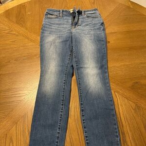 Universal‎ Thread frayed bottom skinny jeans